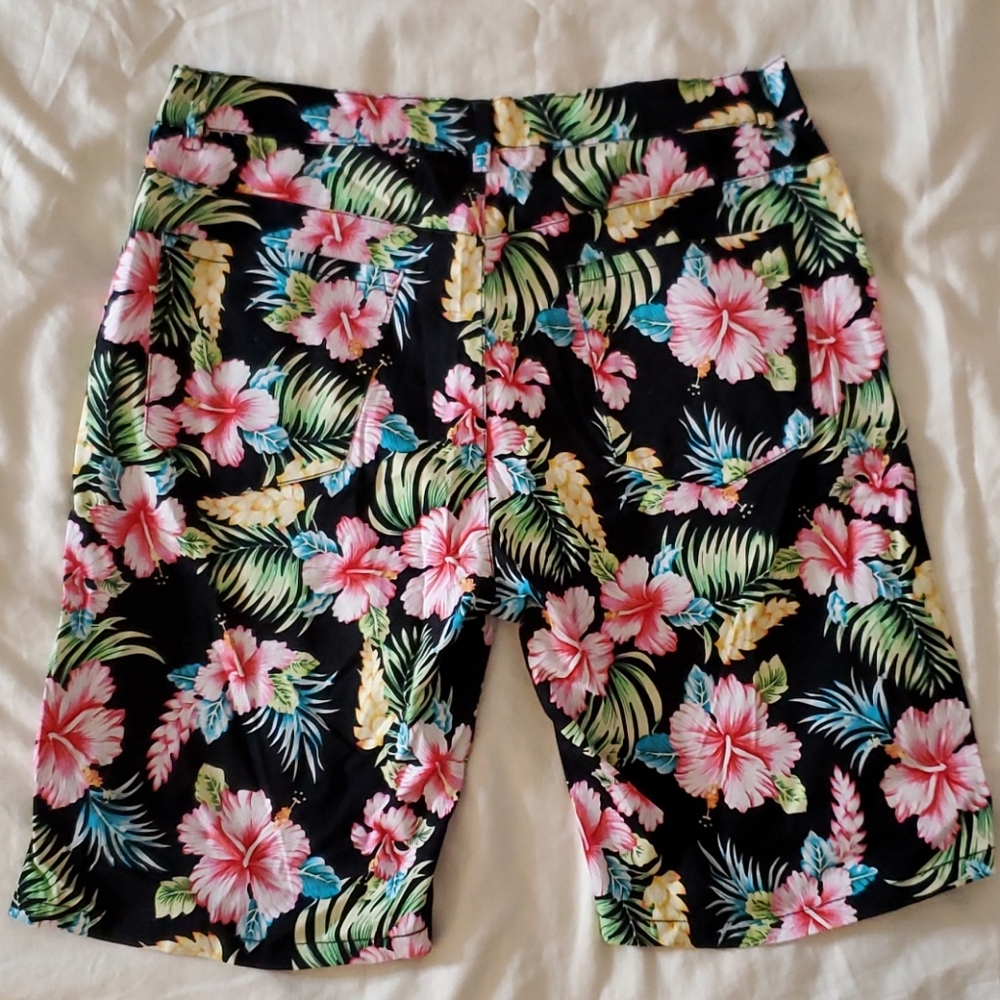 Shorts - Picture 2 of 3